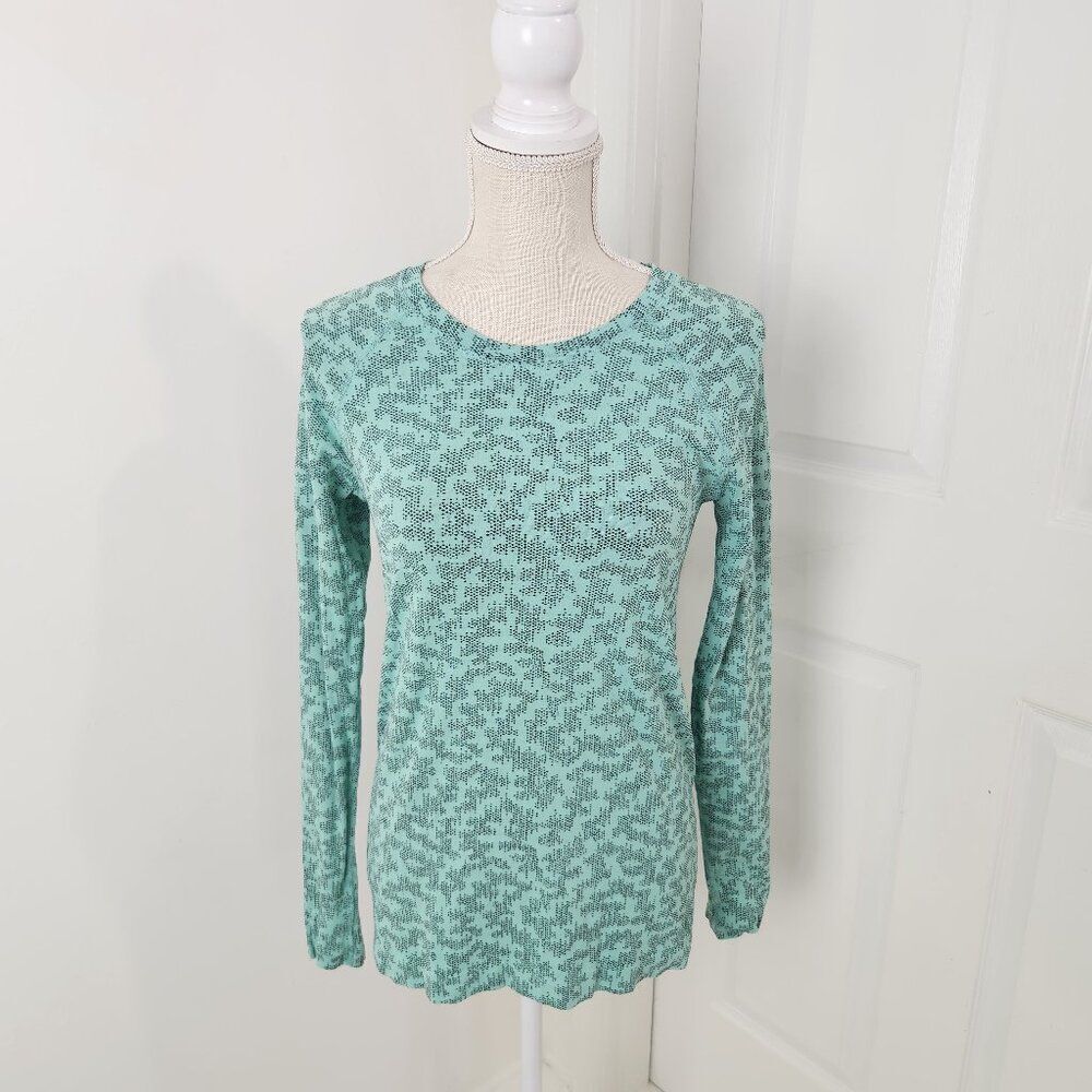 Athleta Top Womens M Green Digital Camo Momentum Printed T Shirt Thumbholes